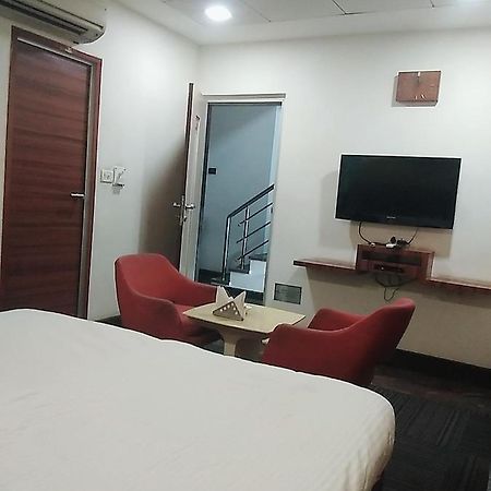 لاكناو Hotel Manoranjan Inn المظهر الخارجي الصورة