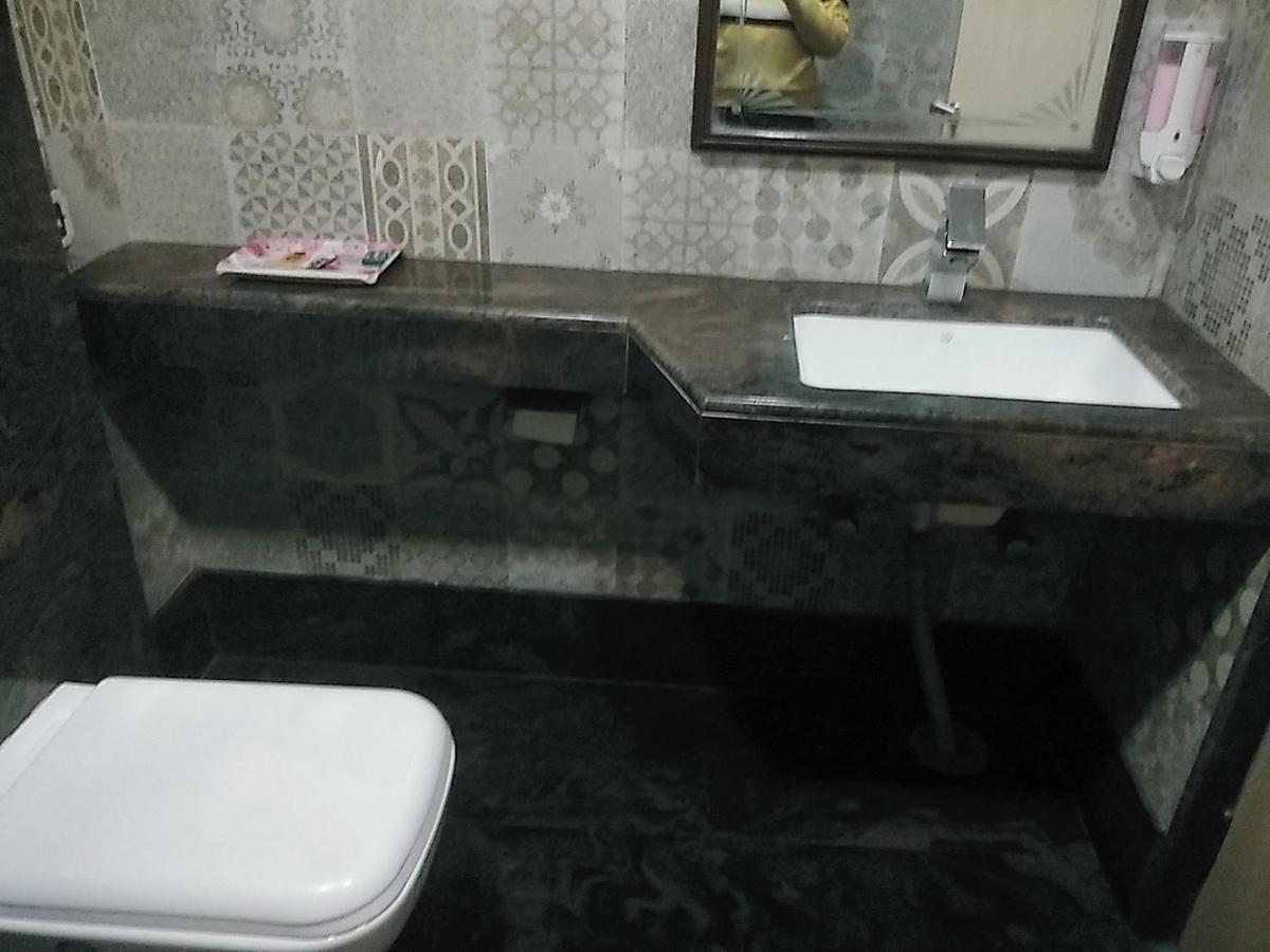 لاكناو Hotel Manoranjan Inn المظهر الخارجي الصورة